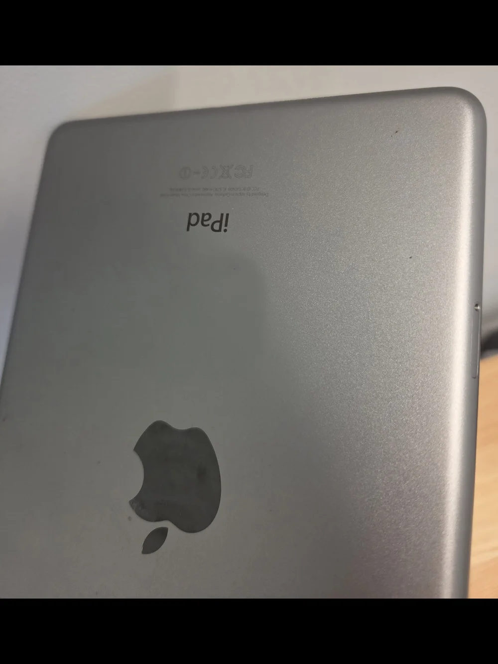 Apple iPad Mini 2 16GB Wi-Fi + Cellular AT&T 7.9inch A1490